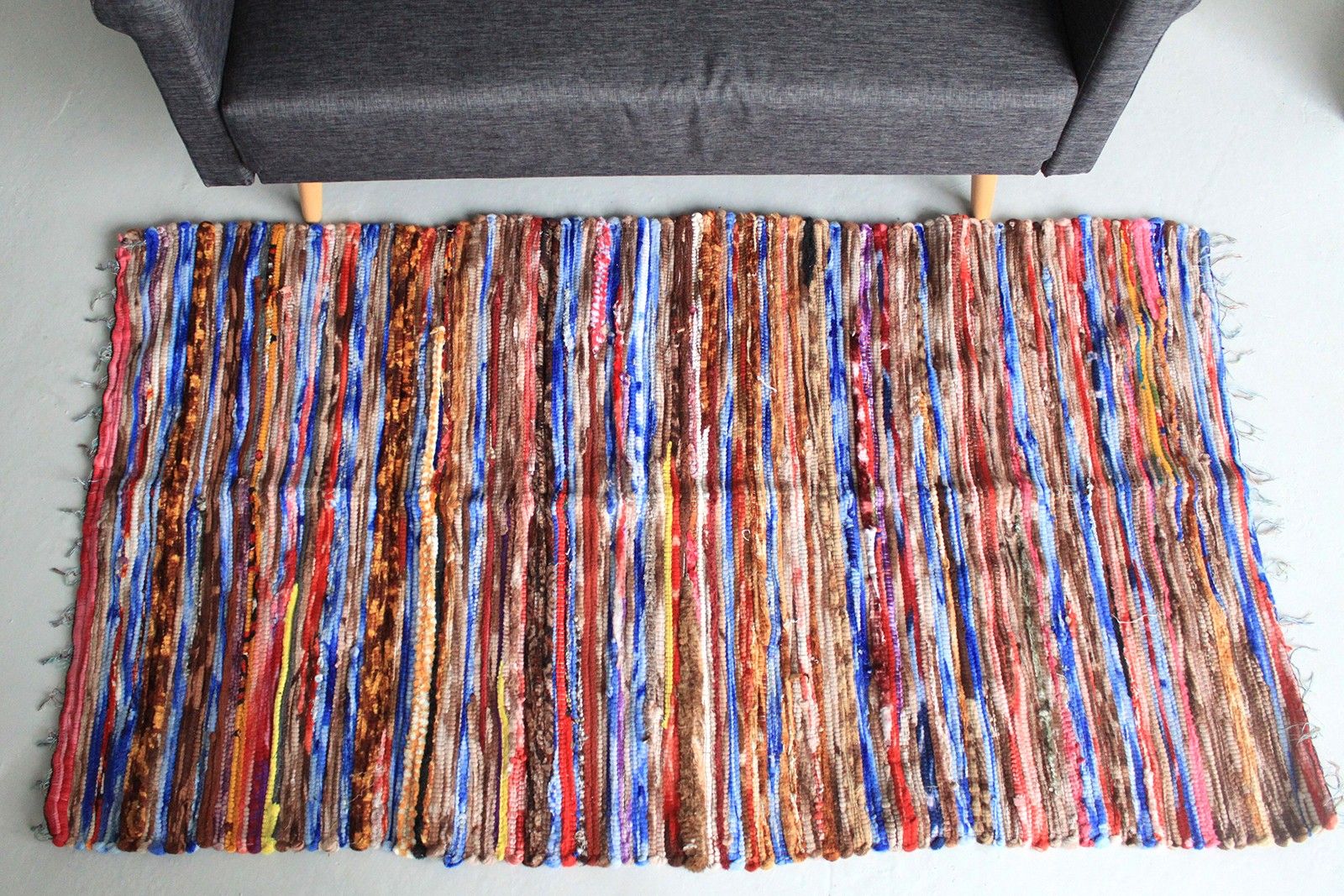 Large Velvet Rug - 105x185cm - Image 5