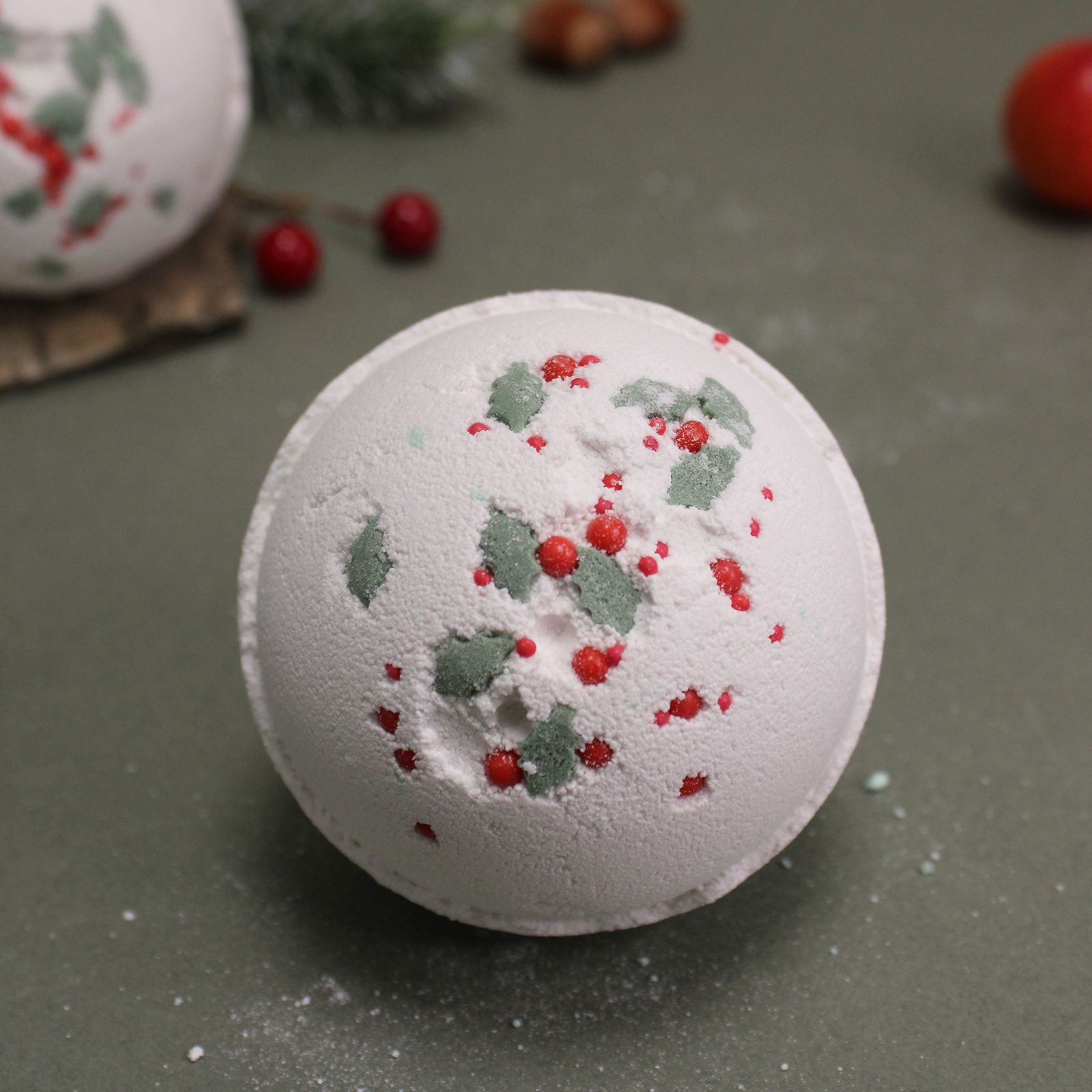 Christmas Bath Bomb - Holly Berry & Mistletoe - Image 2