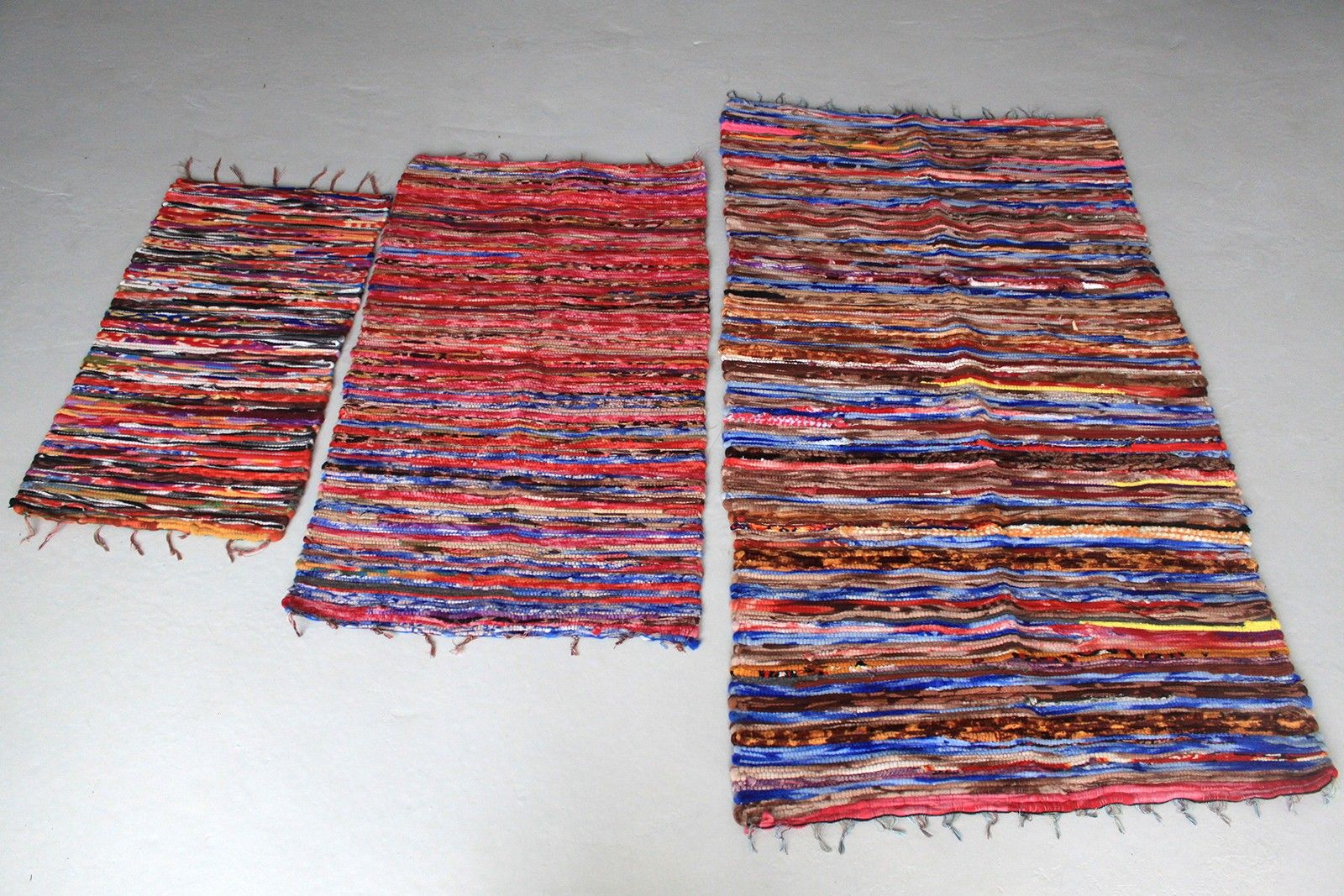 Large Velvet Rug - 105x185cm - Image 8