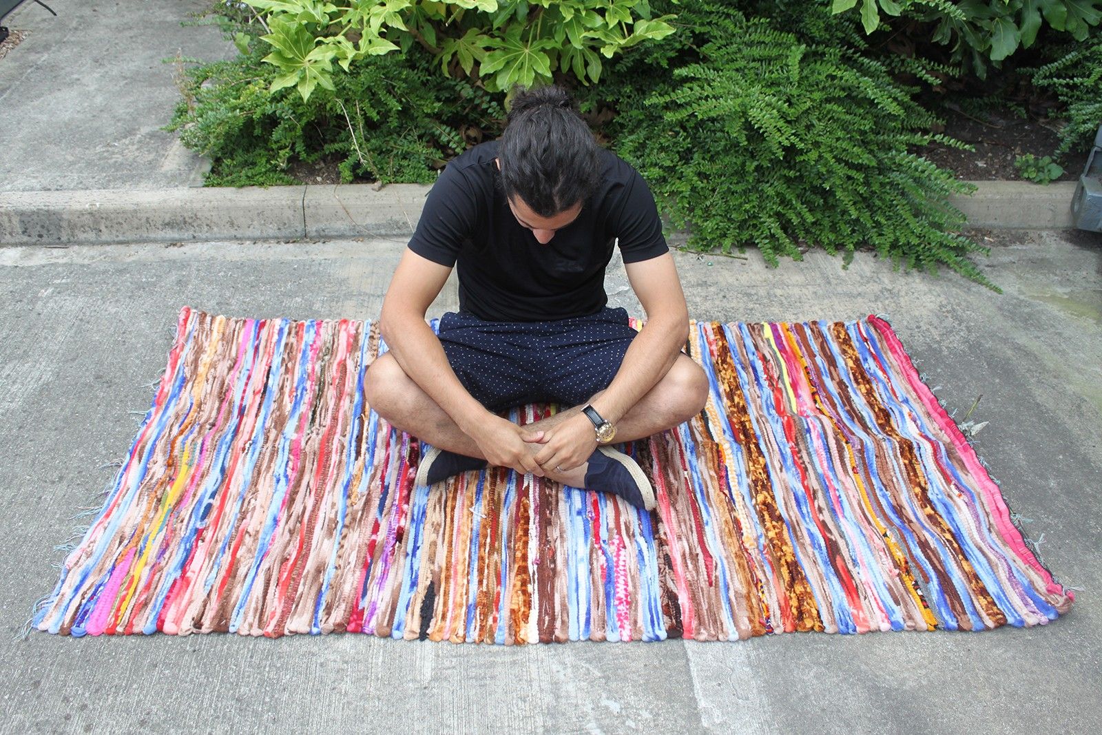 Large Velvet Rug - 105x185cm - Image 11