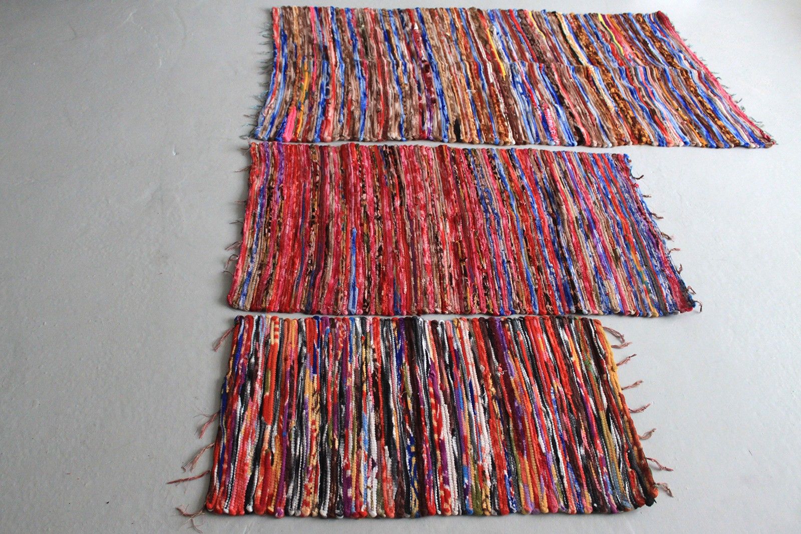 Medium Velvet Rug - 128x75cm - Image 7