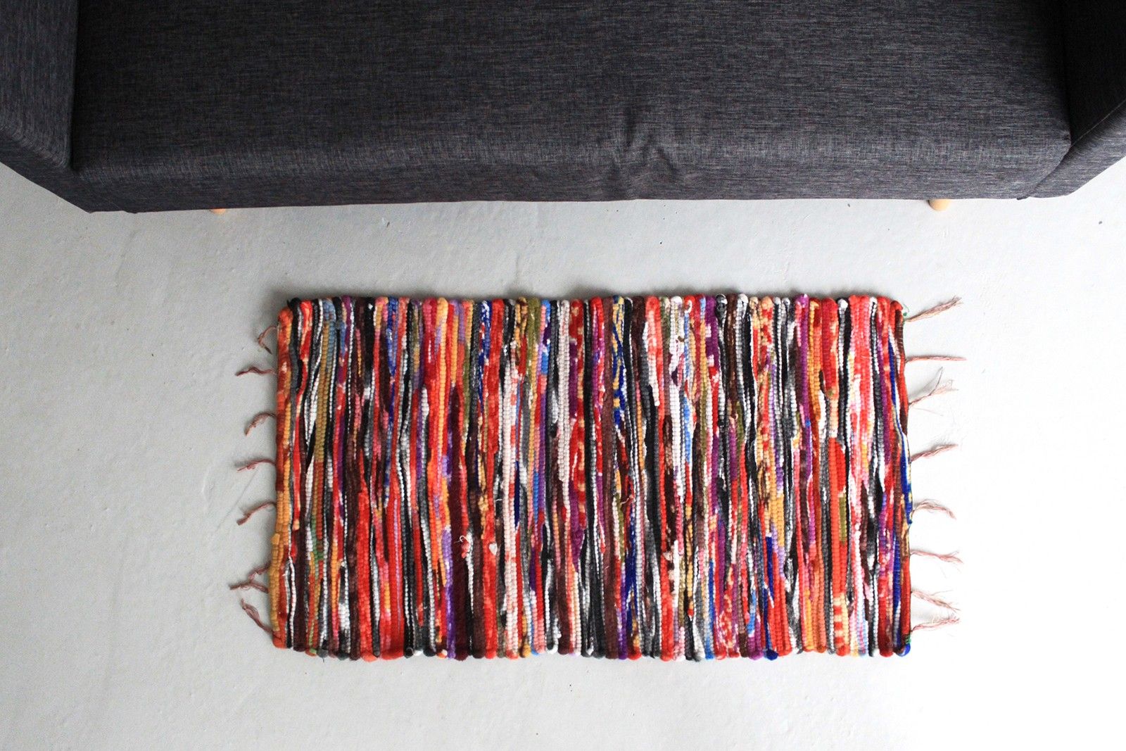 Small Velvet Rug - 50x90cm - Image 8
