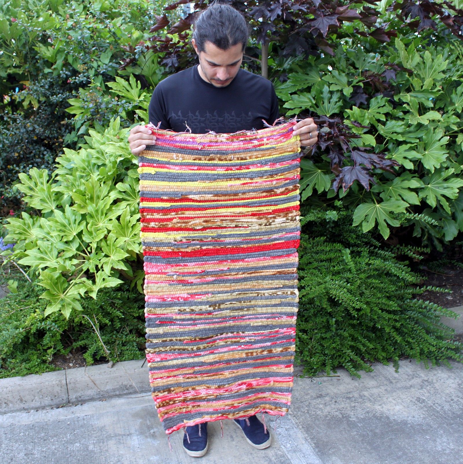 Small Velvet Rug - 50x90cm - Image 6