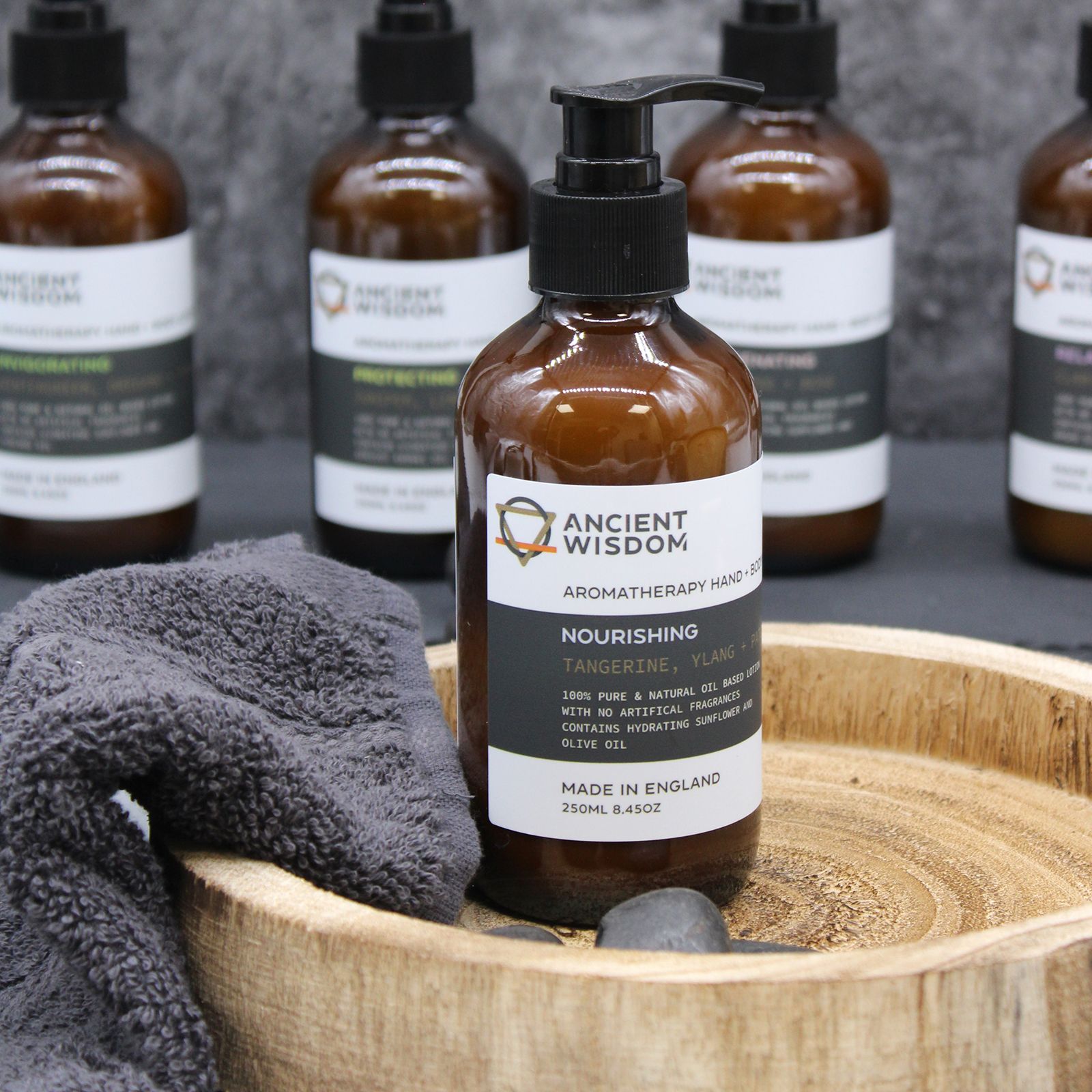 Tangerine, Ylang & Patchouli Hand & Body Lotion 250ml - Image 4