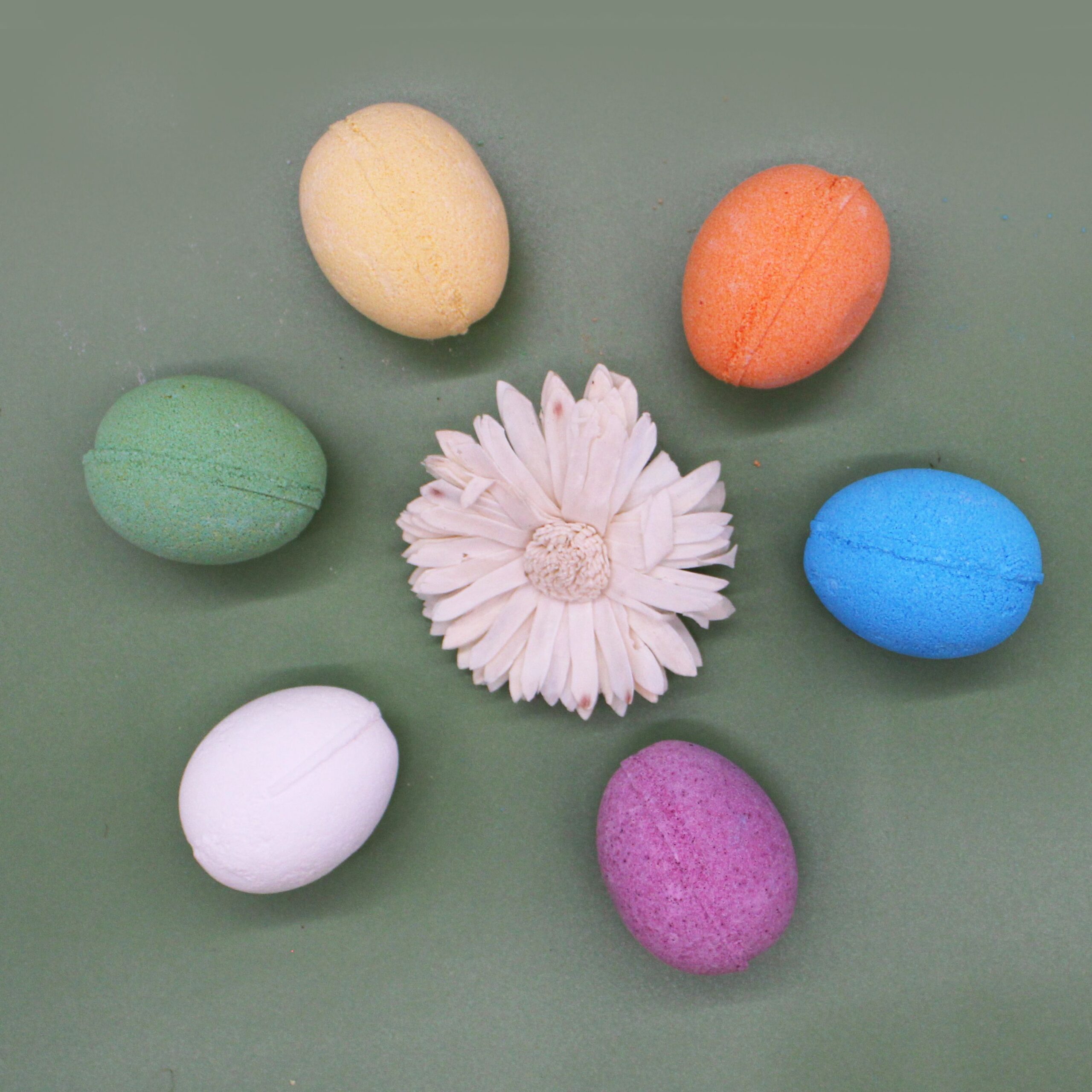 6 Bath Eggs in a Tray - Mixed Tray - Image 4