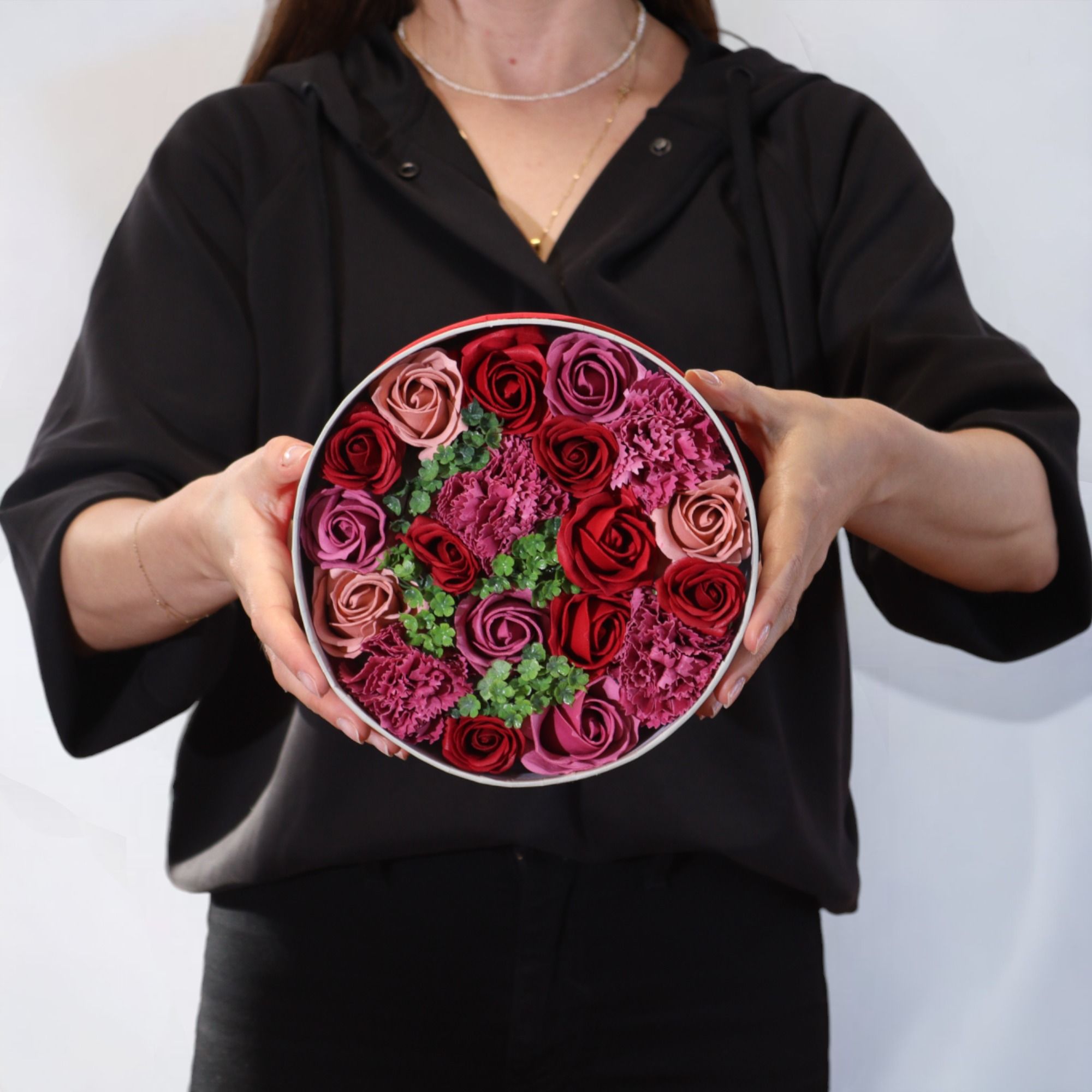 Round Box - Vintage Roses - Image 2
