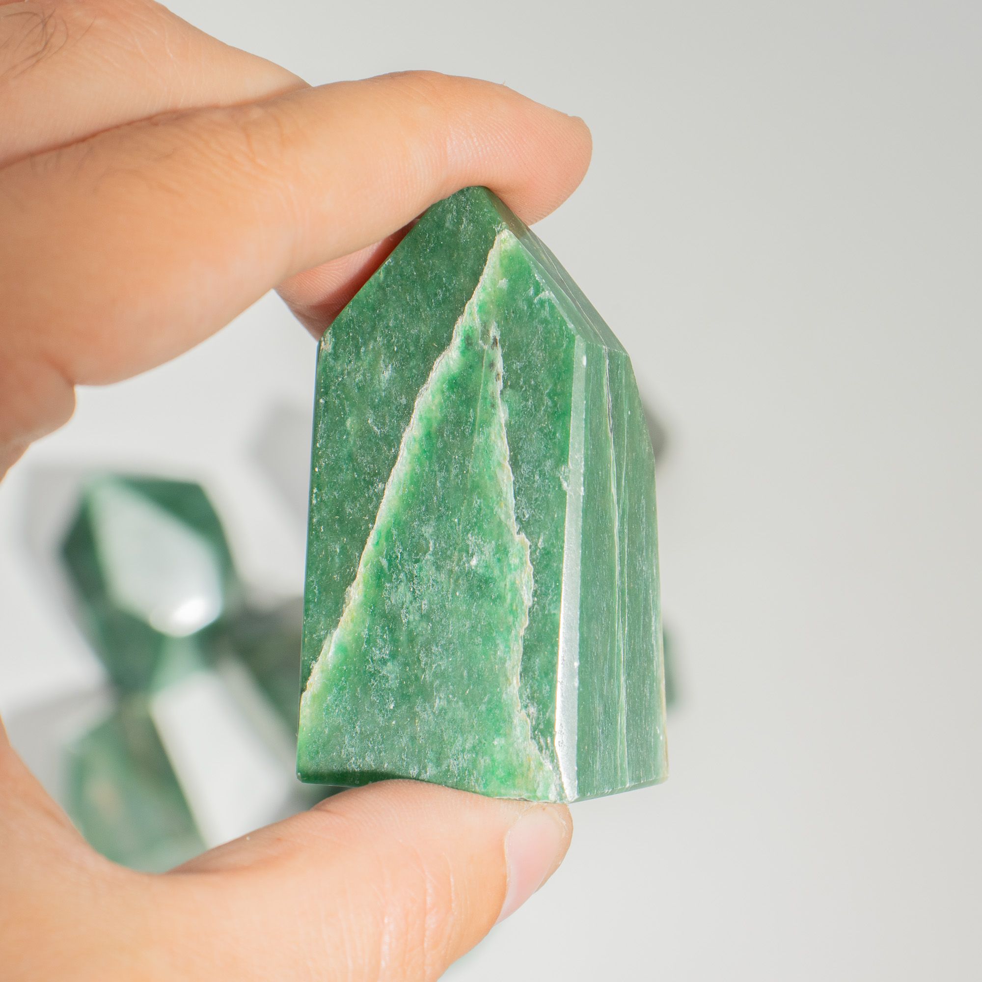 Gemstone Points approx 6cm (0.5KG) - Indian Jade (approx 8 pieces) - Image 3