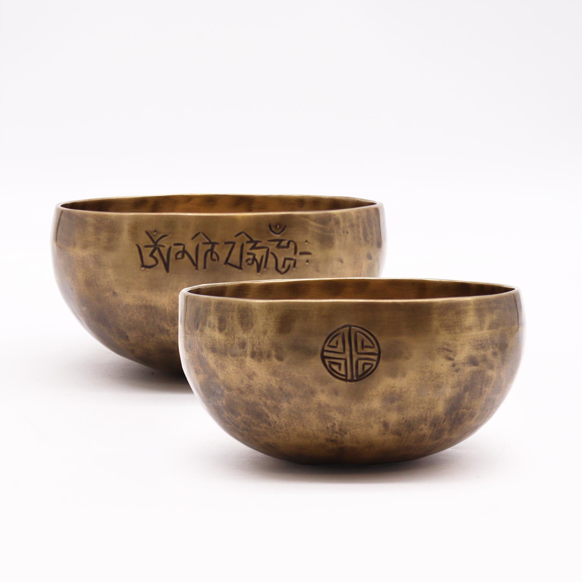 Medium Nepalese Moon Bowl - (approx 750g) - 15cm - Image 2